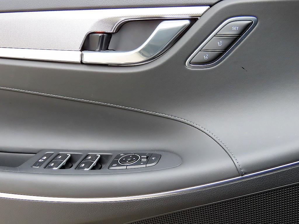 HYUNDAI Grandeur - Vista 12