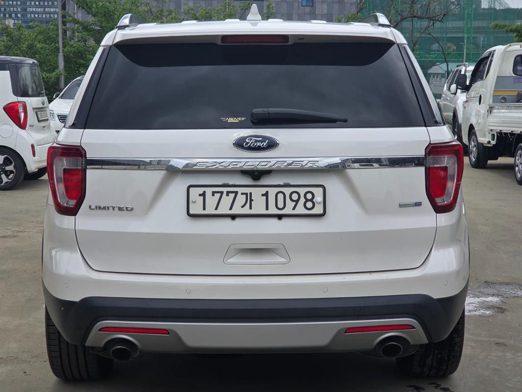 Ford Explorer - Vista 3