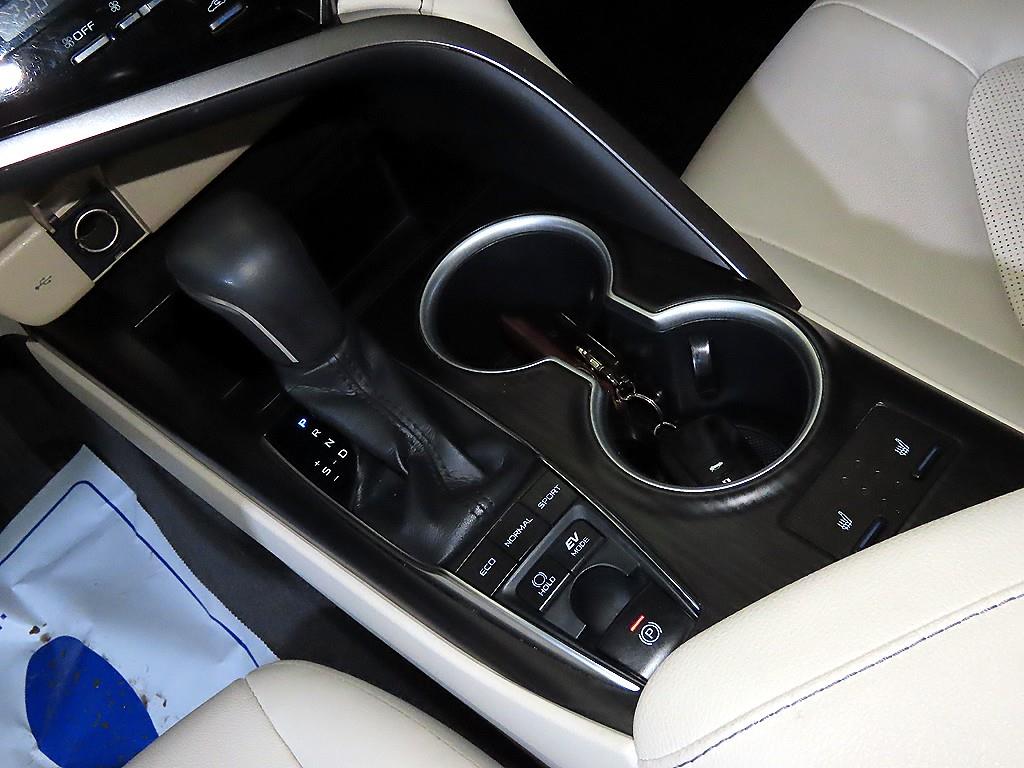 Toyota Camry - Vista 12