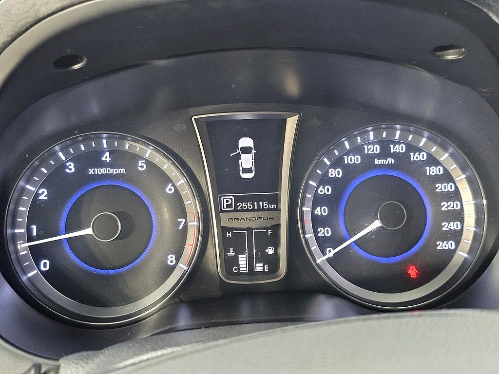HYUNDAI Grandeur - Vista 7