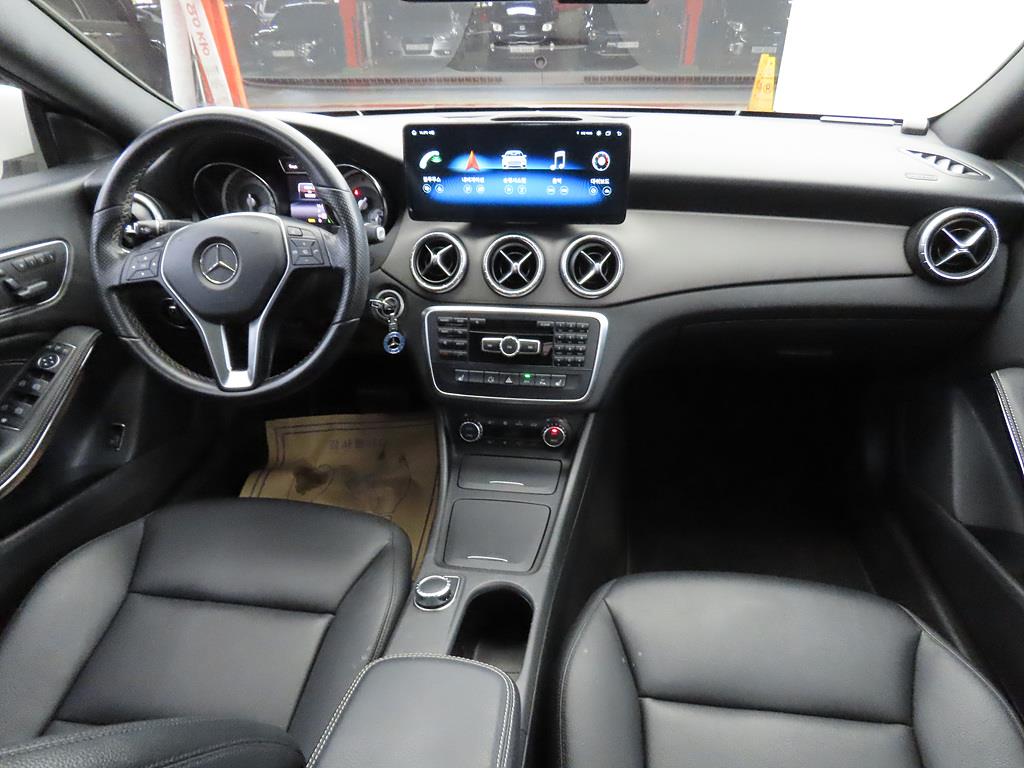Mercedes Benz CLA Class - Vista 5