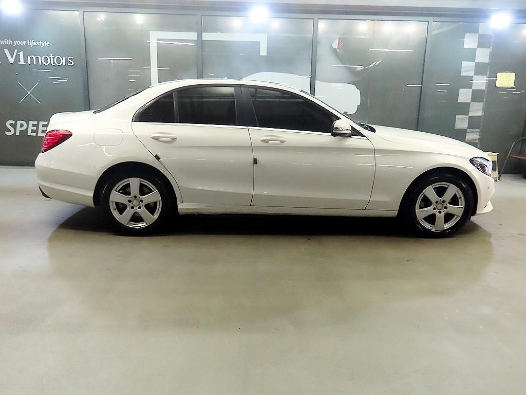 Mercedes Benz C Class - Vista 3