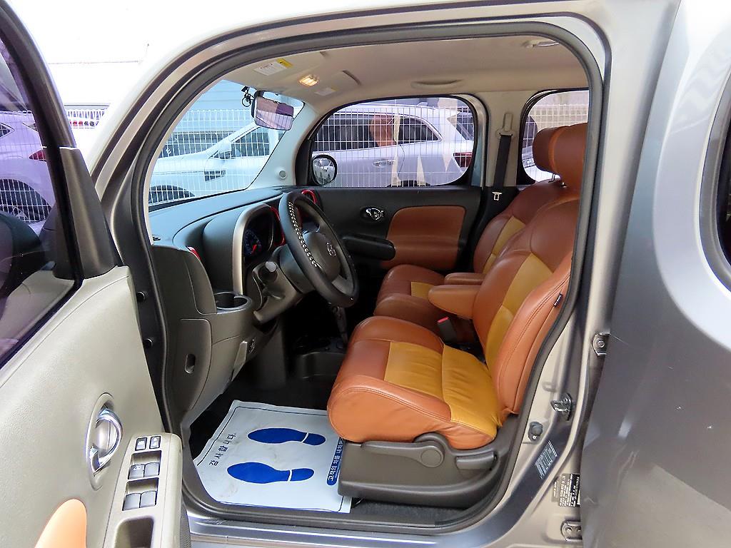 Nissan Cube - Vista 5
