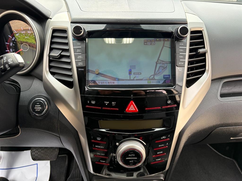Ssangyong Tivoli - Vista 8