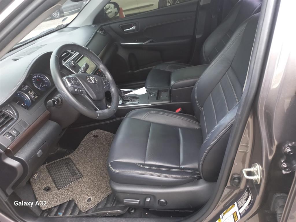 Toyota Camry - Vista 5