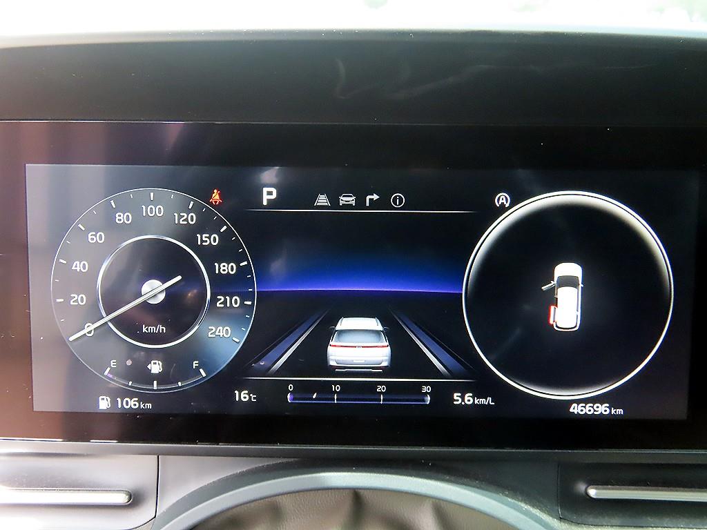 KIA Carnival - Vista 10