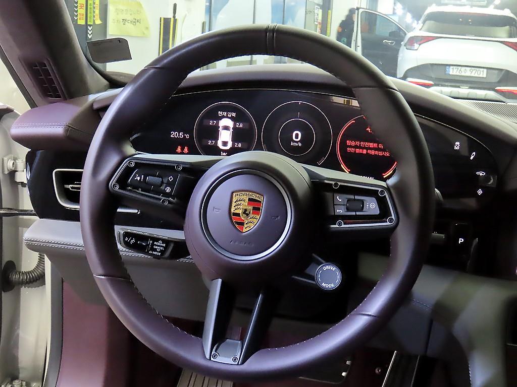 Porsche Taycan - Vista 8