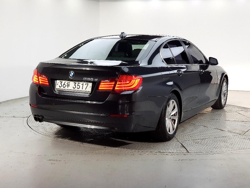 BMW 5 Series - Vista 4