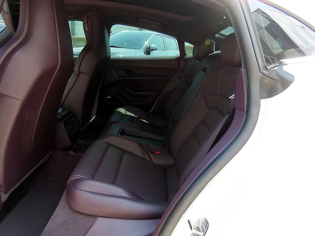 Porsche Taycan - Vista 6