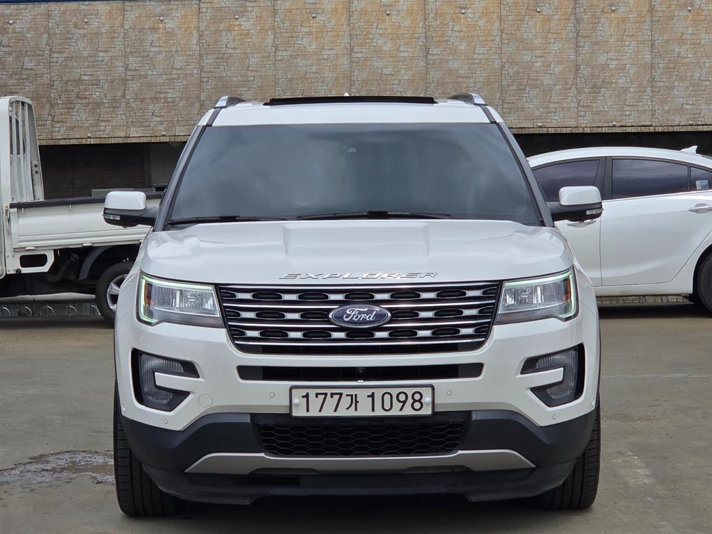 Ford Explorer 2017 Blanco - Importación desde Corea - HF Imports Iquique - Foto 1