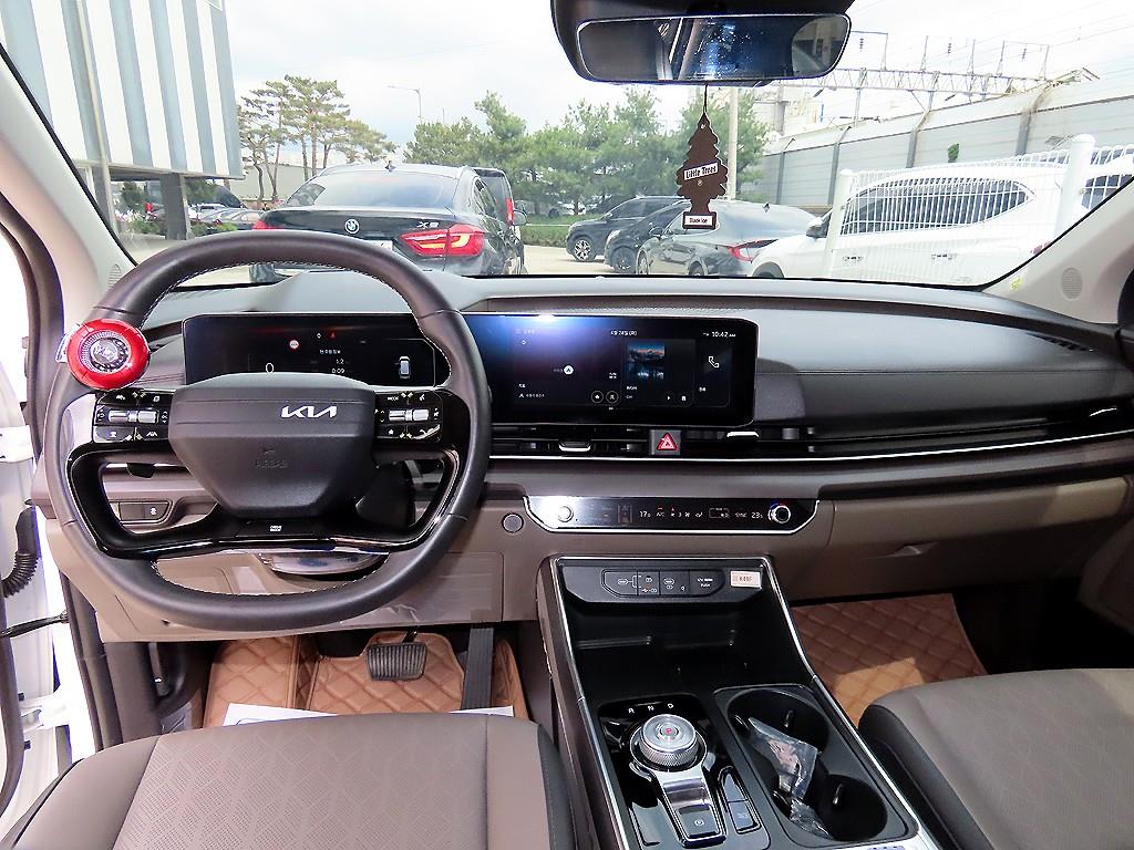 KIA Carnival - Vista 8