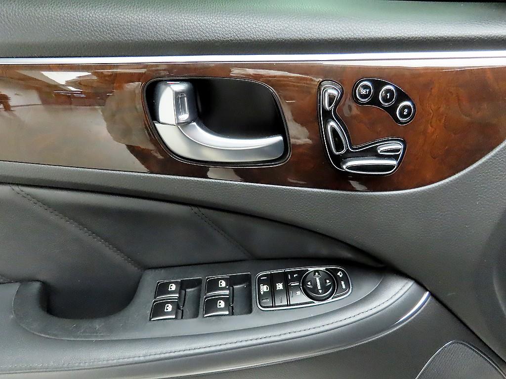 HYUNDAI Equus - Vista 11