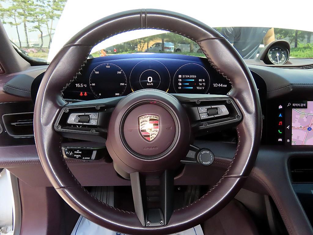 Porsche Taycan - Vista 8