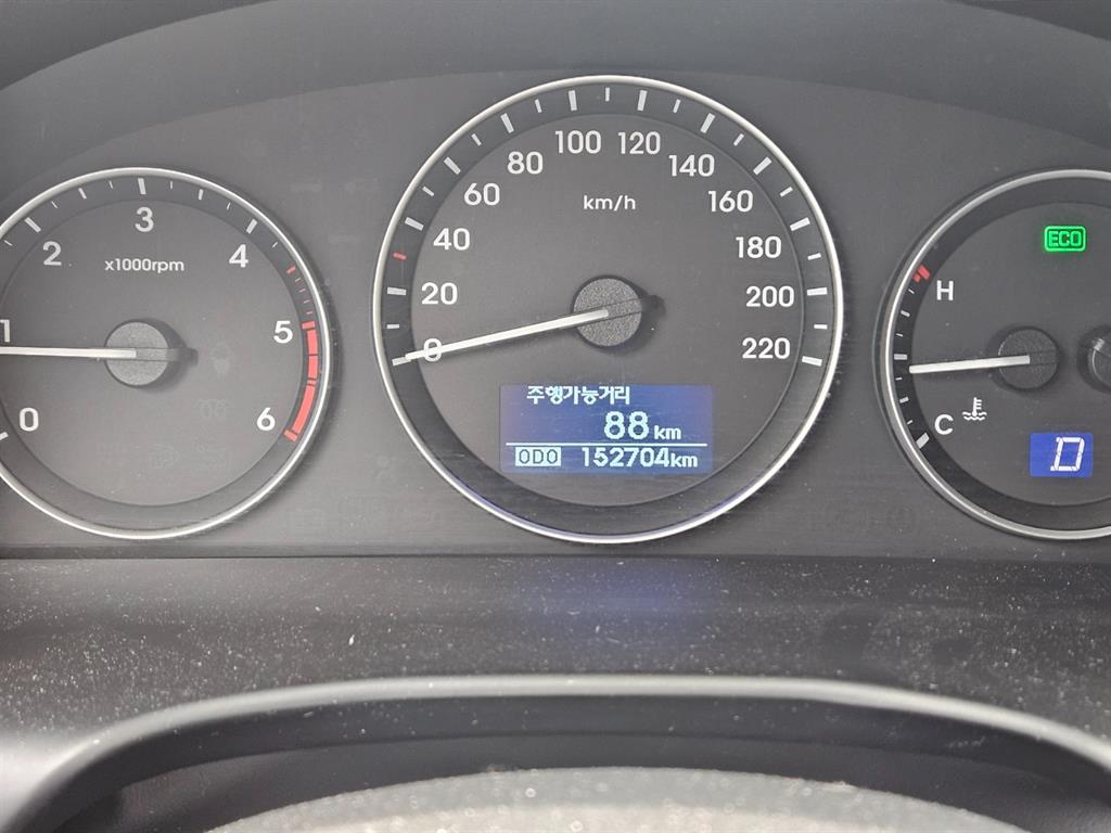 HYUNDAI Starex - Vista 3