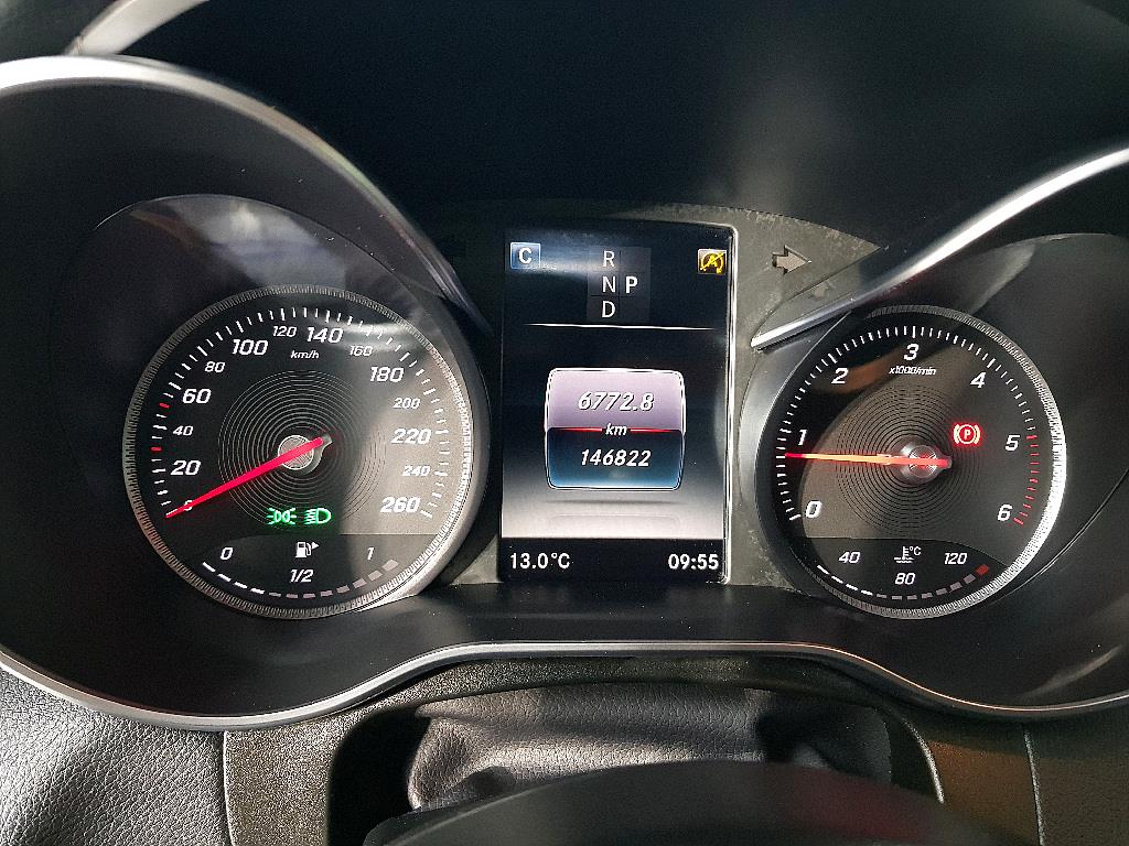 Mercedes Benz GLC Class - Vista 7