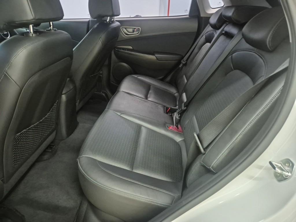 HYUNDAI Kona - Vista 12