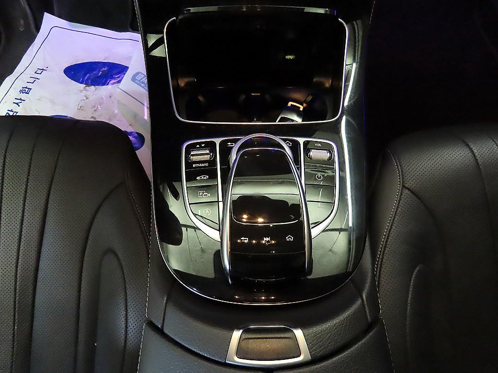 Mercedes Benz CLS Class - Vista 12