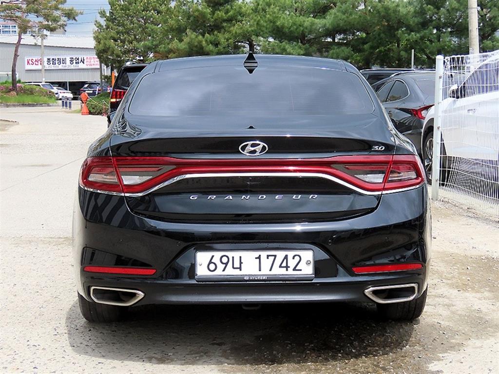 HYUNDAI Grandeur - Vista 4