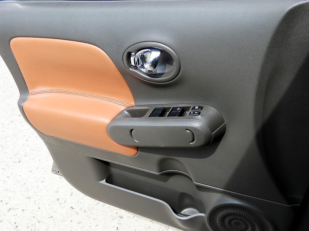 Nissan Cube - Vista 11