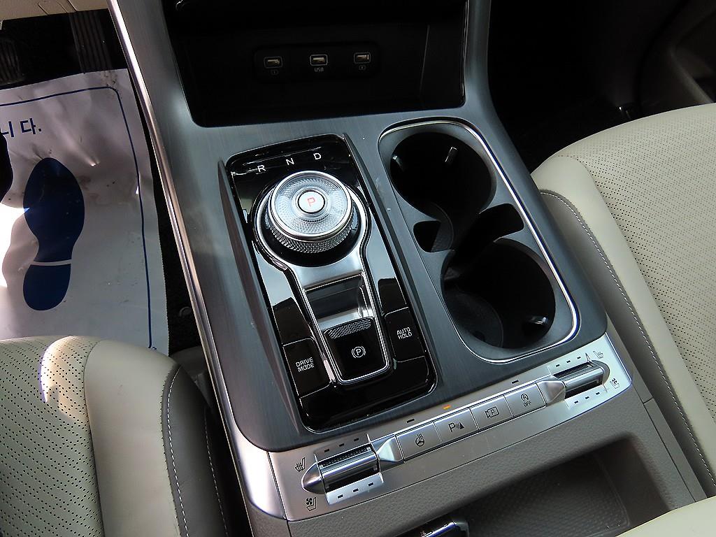 KIA Carnival - Vista 11