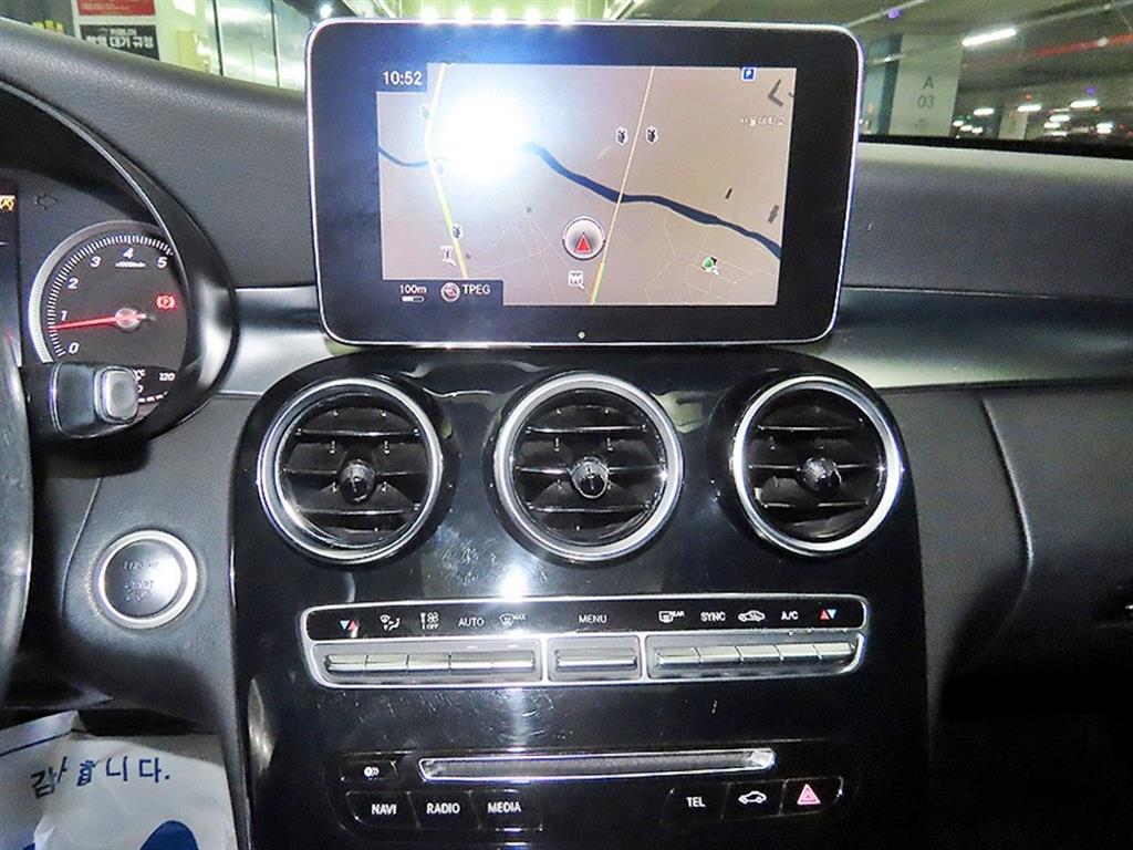 Mercedes Benz C Class - Vista 11