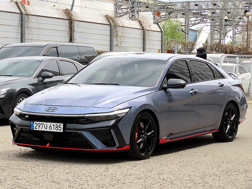 HYUNDAI Avante - Vista 2