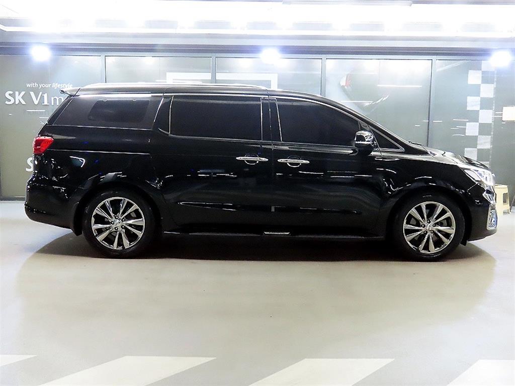 KIA Carnival - Vista 3