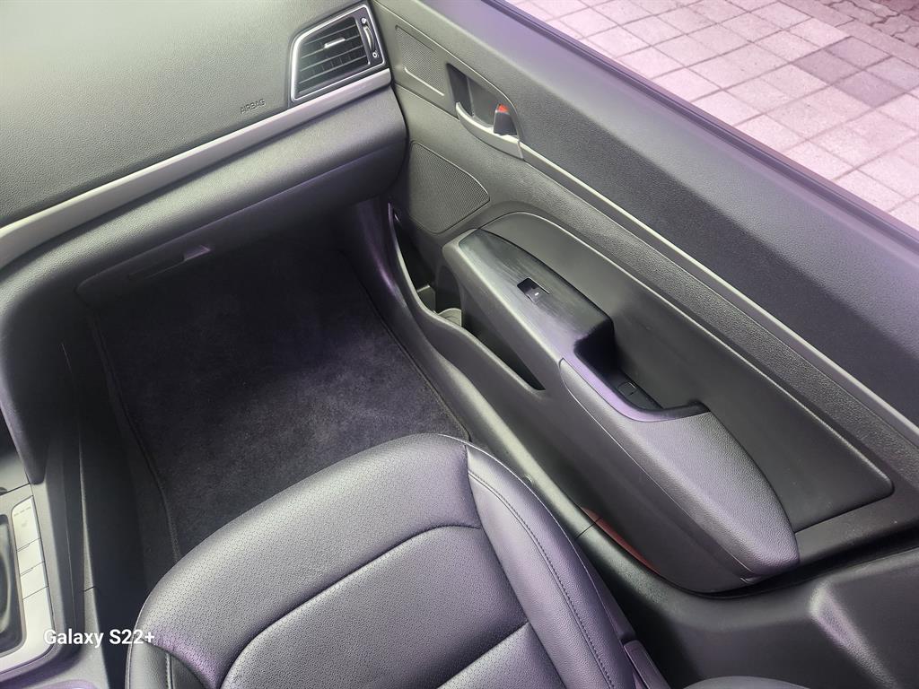 HYUNDAI Avante - Vista 8