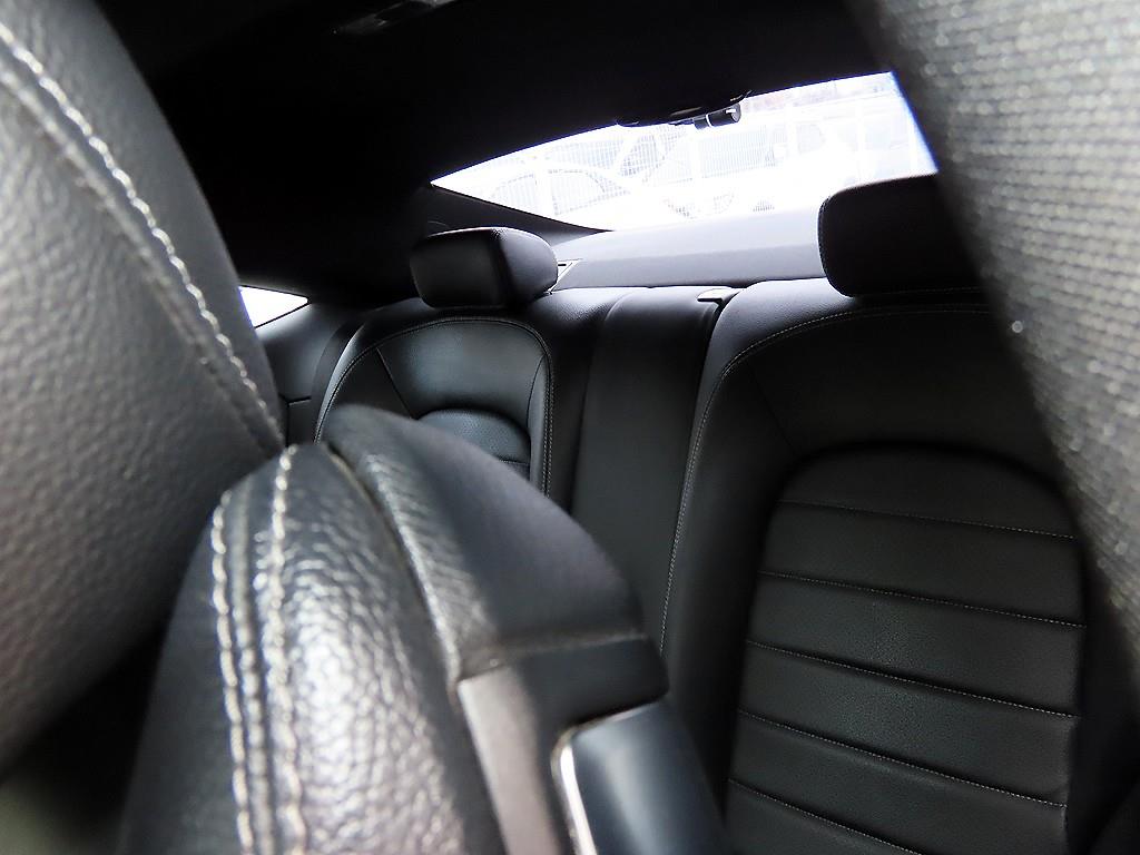 Mercedes Benz C Class - Vista 6