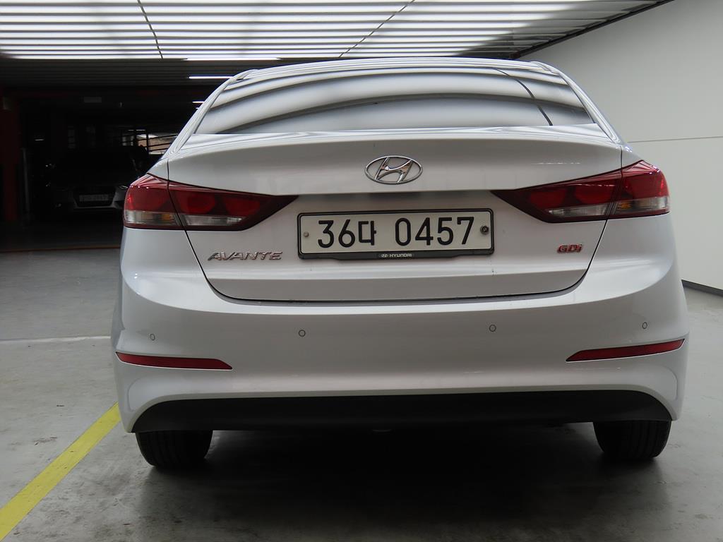 HYUNDAI Avante - Vista 4