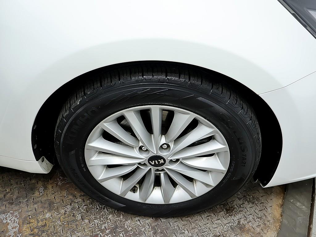 KIA K7 2018 Blanco - Importación desde Corea - HF Imports Iquique - Foto 8