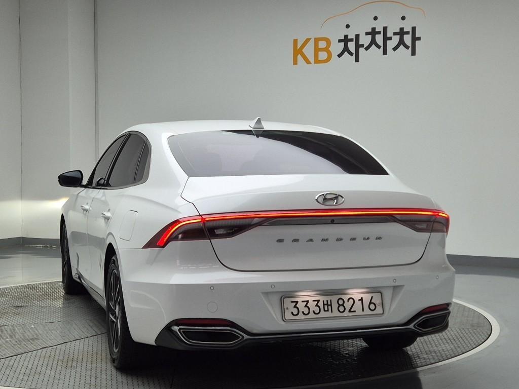 HYUNDAI Grandeur - Vista 4