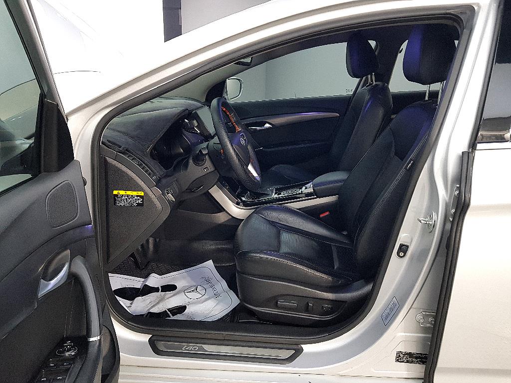 HYUNDAI i40 - Vista 8