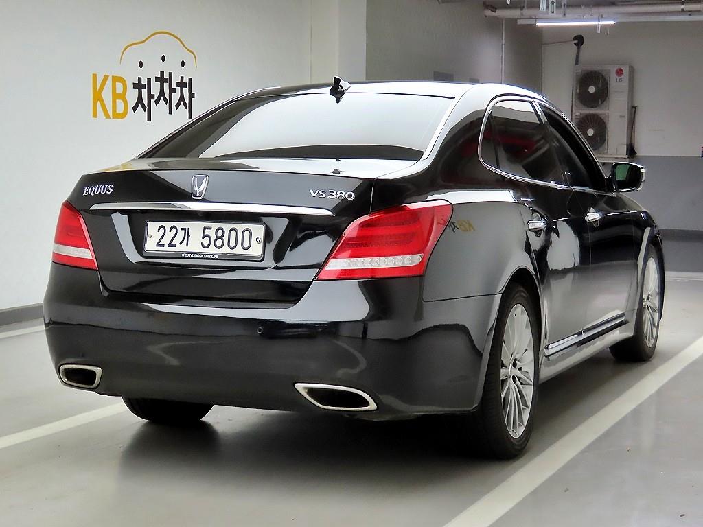 HYUNDAI Equus - Vista 4