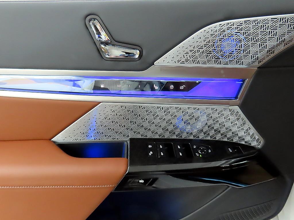 BMW 7 Series - Vista 11