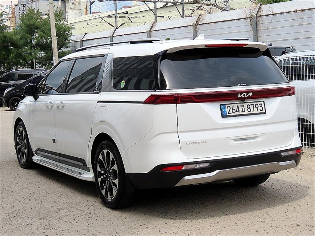 KIA Carnival - Vista 3