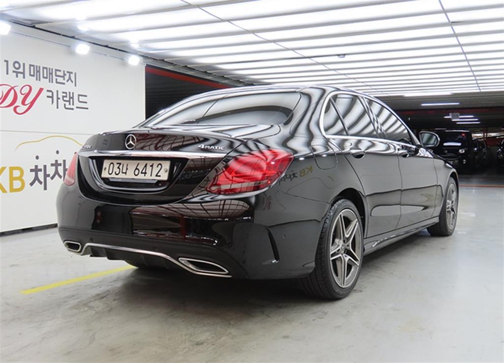 Mercedes Benz C Class - Vista 4