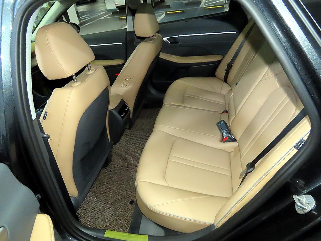 HYUNDAI Sonata - Vista 7