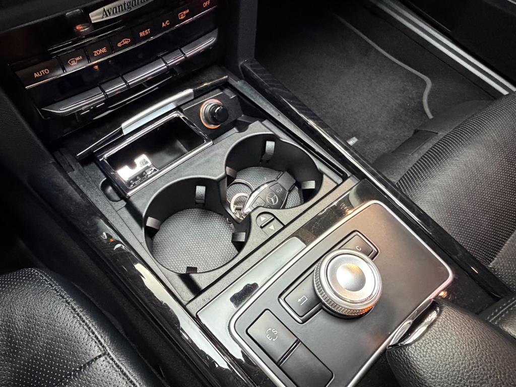Mercedes Benz E class - Vista 10