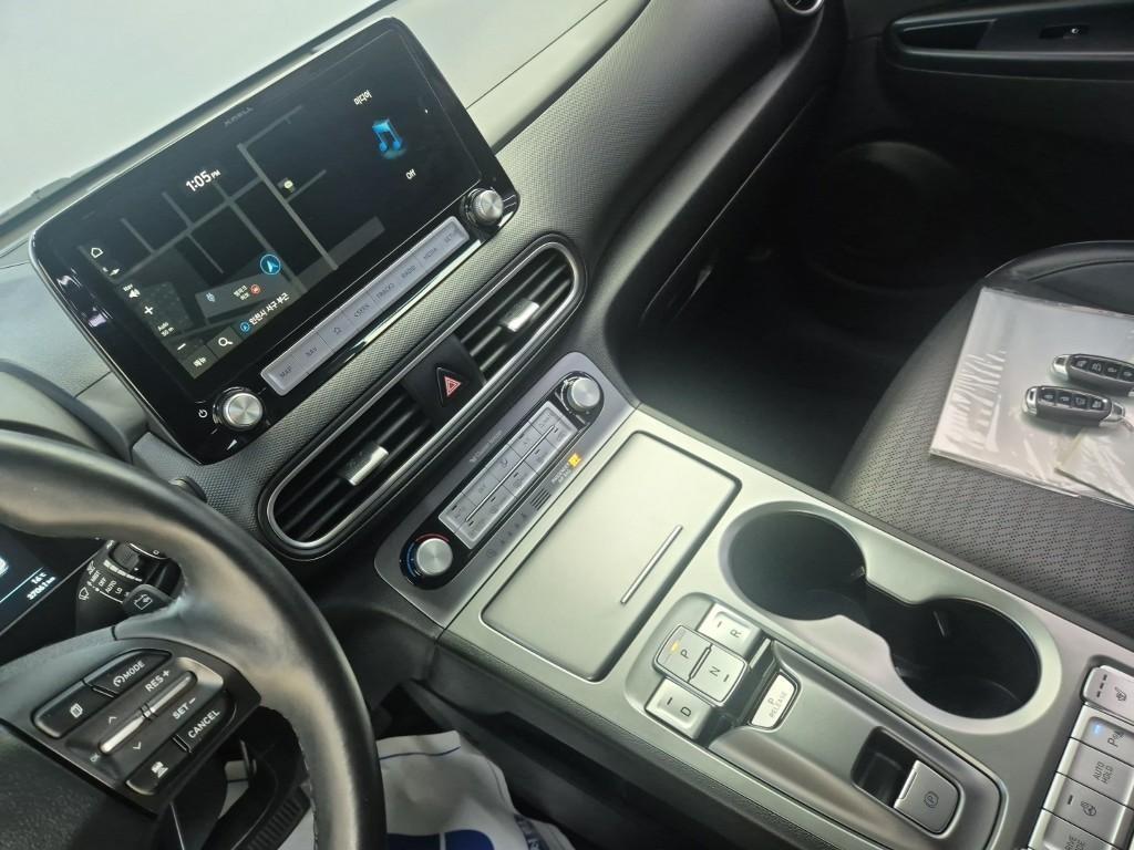 HYUNDAI Kona - Vista 10
