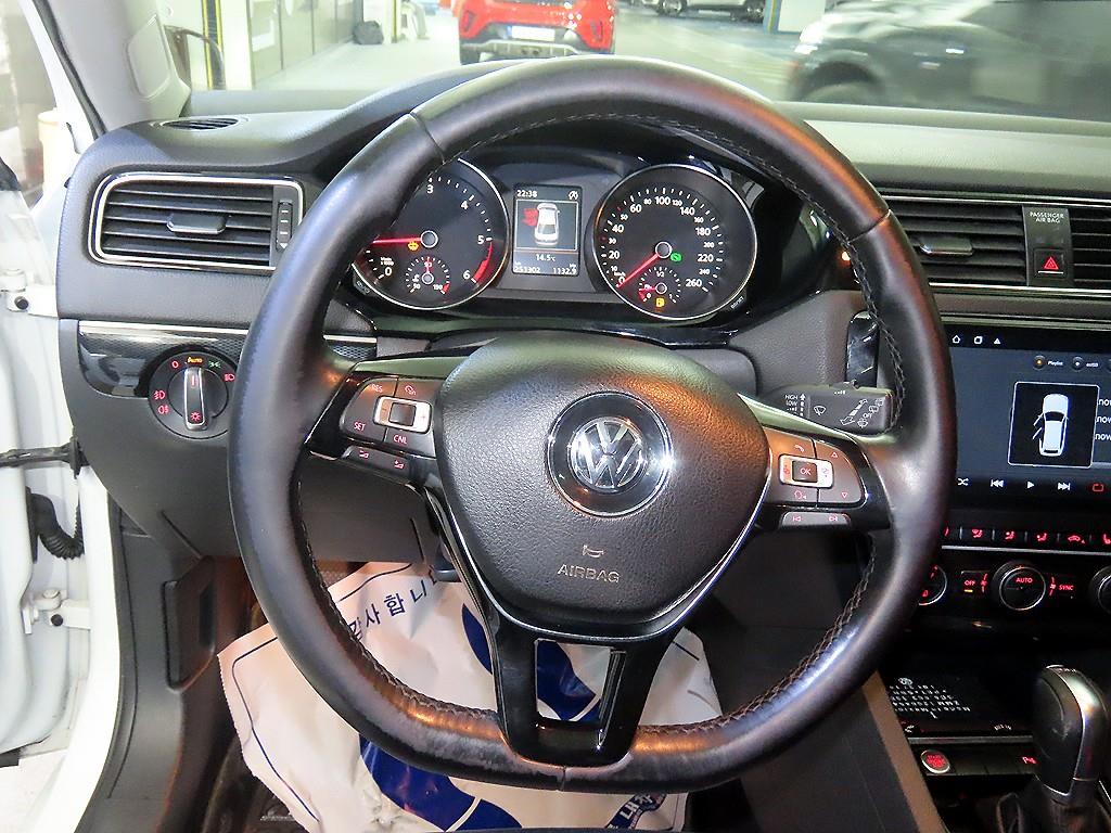 Volkswagen Jetta - Vista 8
