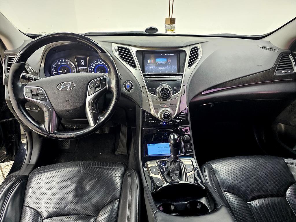 HYUNDAI Grandeur - Vista 5