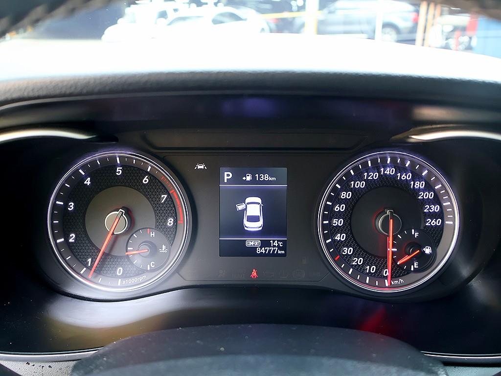Genesis G70 - Vista 11