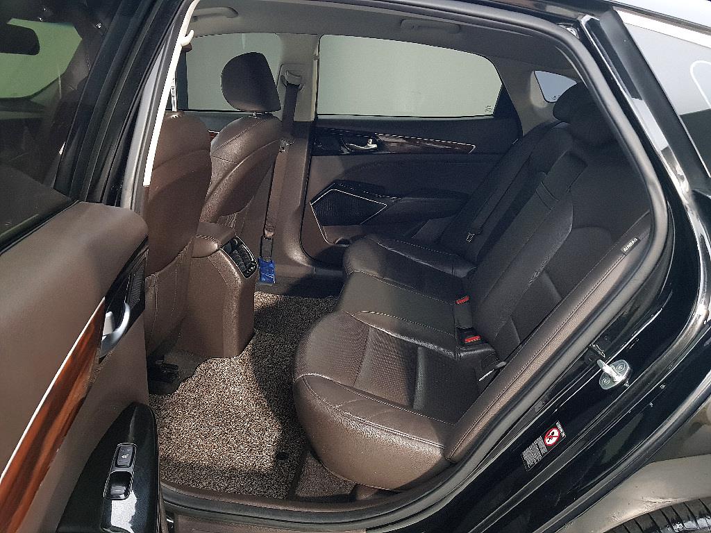 KIA K7 - Vista 9