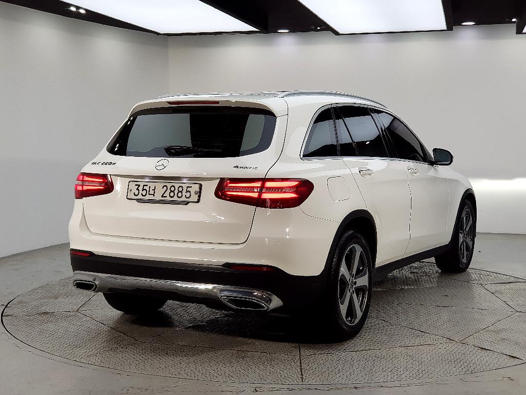 Mercedes Benz GLC Class - Vista 4