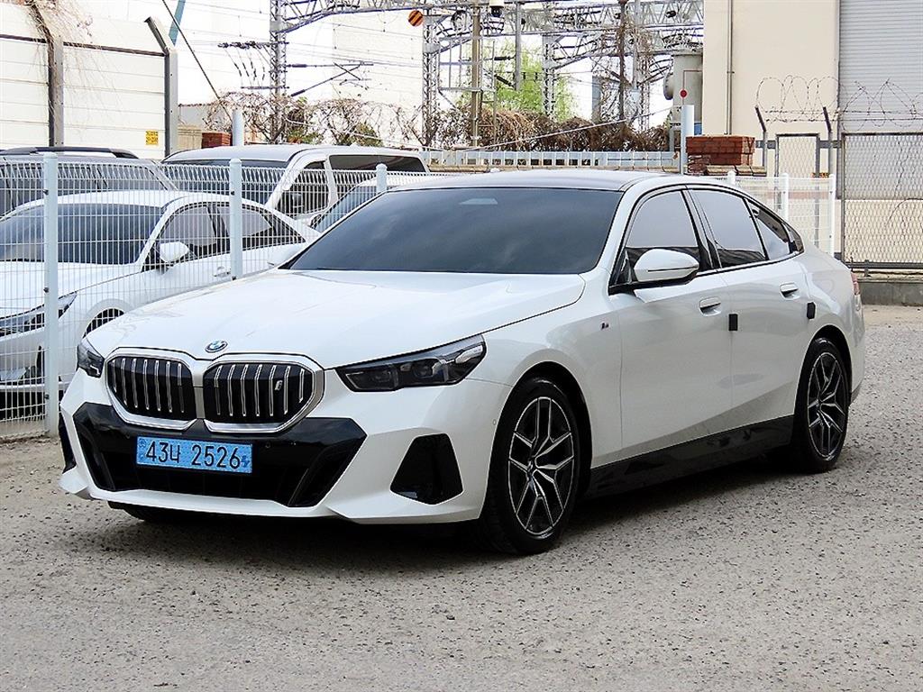 BMW i5 - Vista 2