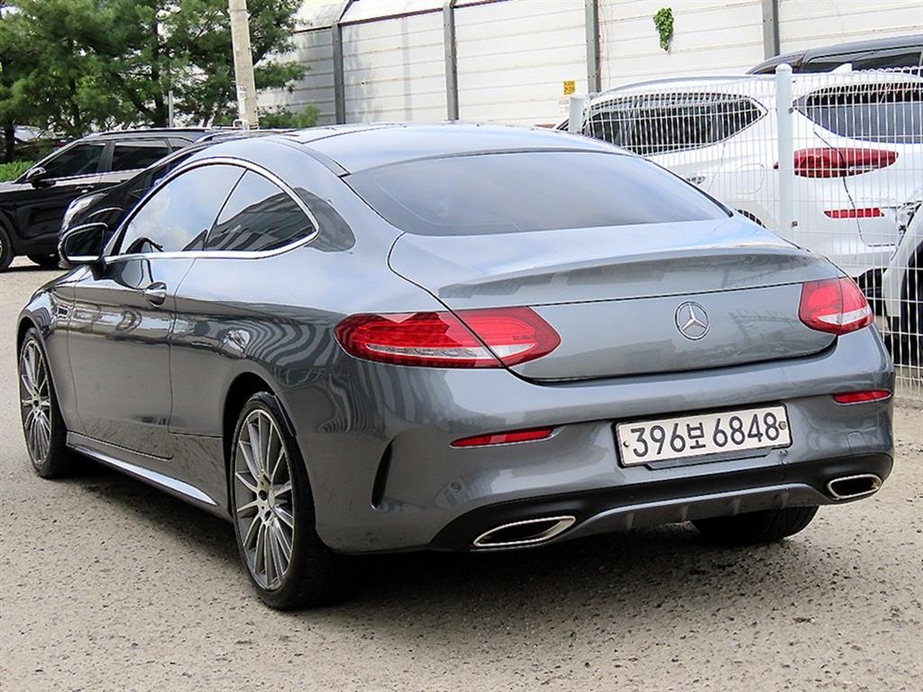 Mercedes Benz C Class - Vista 3