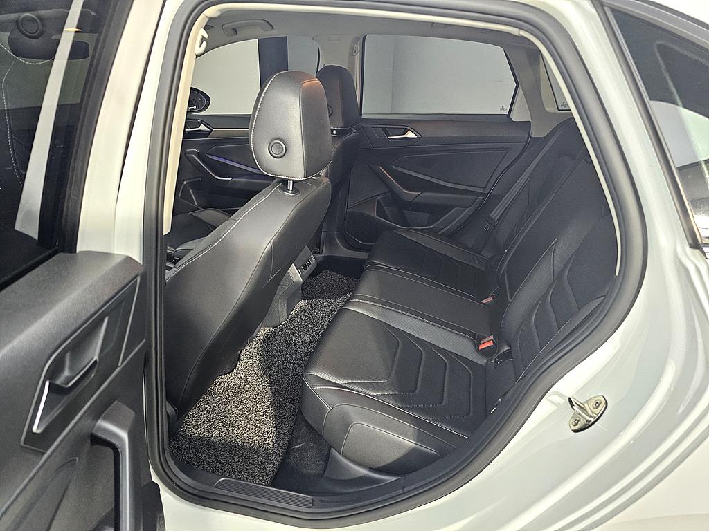 Volkswagen Jetta - Vista 9