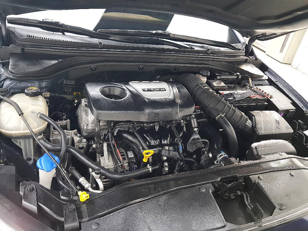 HYUNDAI Avante - Vista 6