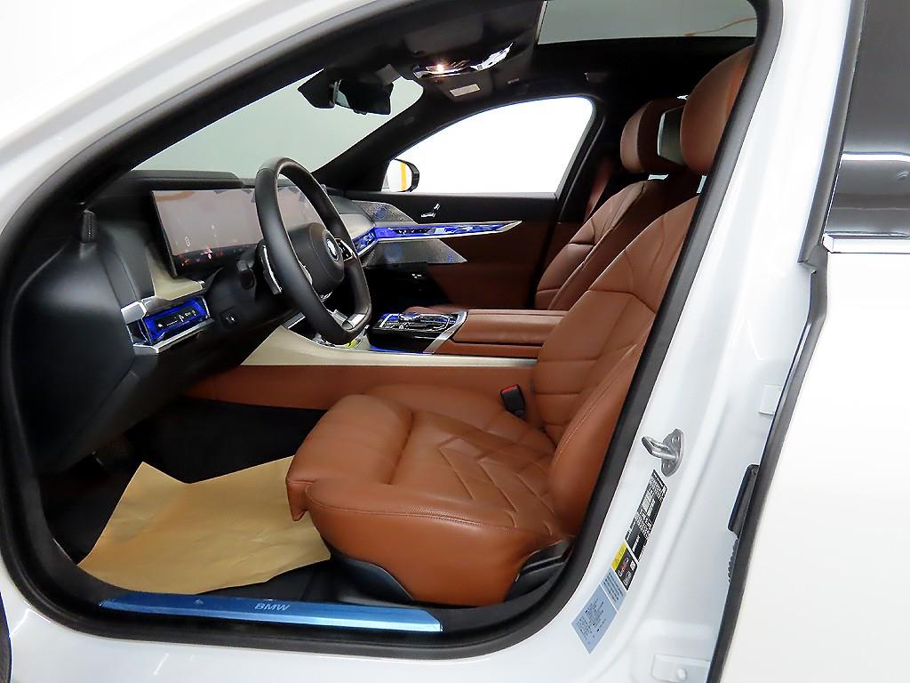 BMW 7 Series - Vista 5